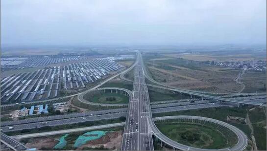 和嘉丨津石高速公路機房監(jiān)控、戶外綜合電控柜項目施工中 