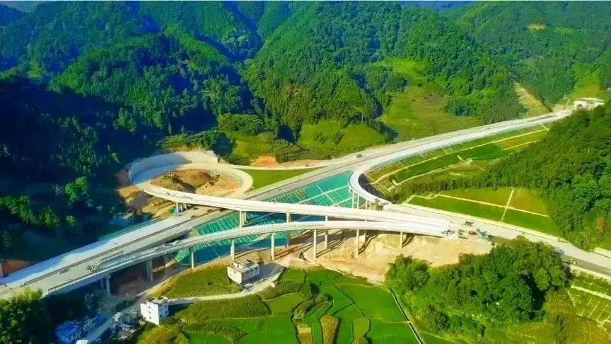 和嘉 | 廣西南天高速天峨分中心等7個機(jī)房動環(huán)監(jiān)控系統(tǒng)項目